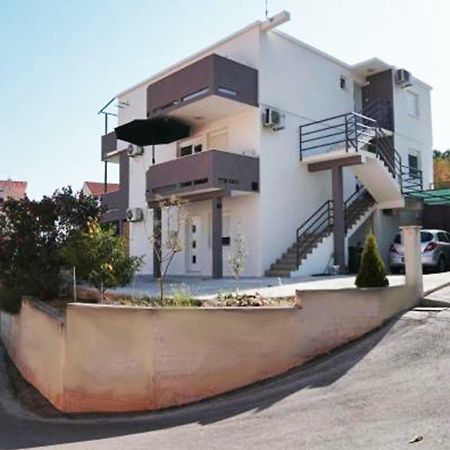 Apartments 4 Me Трогир Экстерьер фото