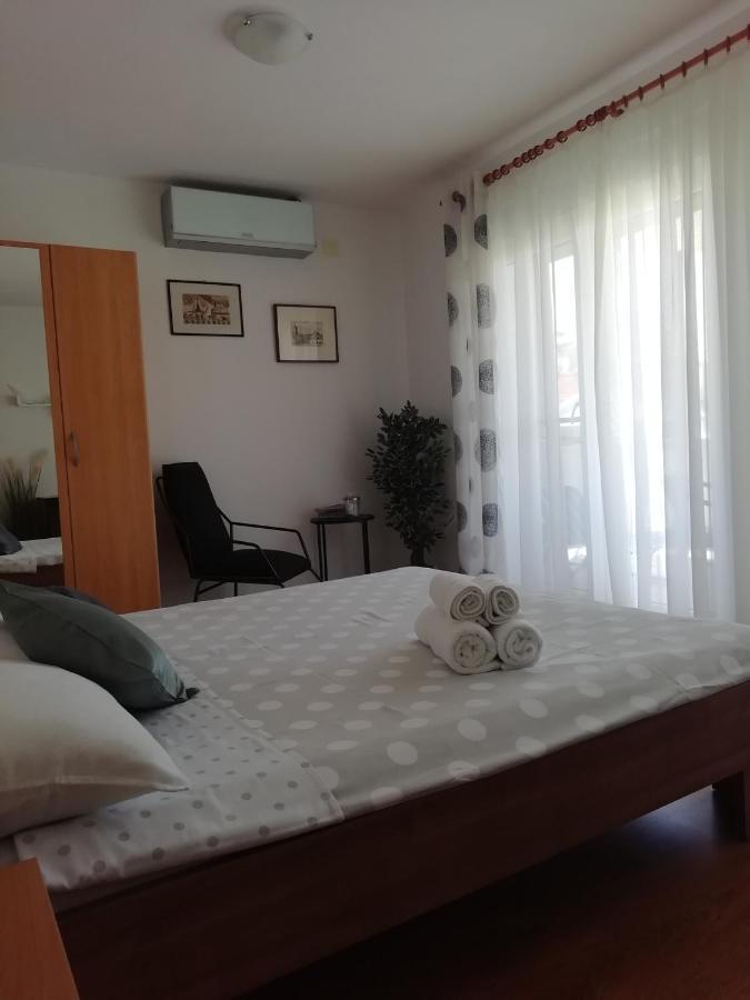 Apartments 4 Me Трогир Экстерьер фото