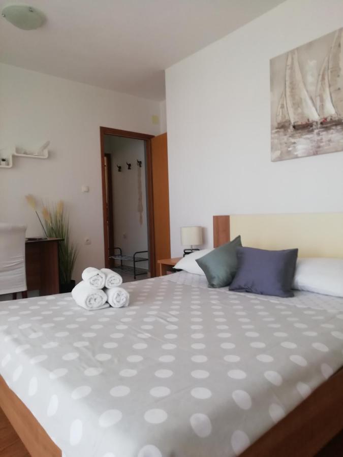 Apartments 4 Me Трогир Экстерьер фото