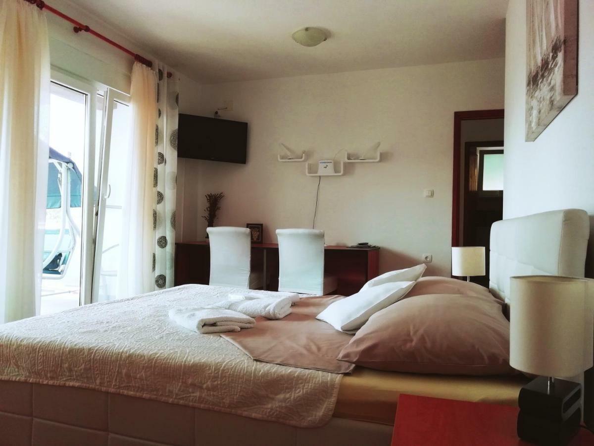 Apartments 4 Me Трогир Экстерьер фото